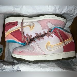 NIKE DUNK MID x SOCIAL STATUS “STRAWBERRY MILK”